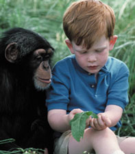 chimpandkid.jpg (13388 bytes)